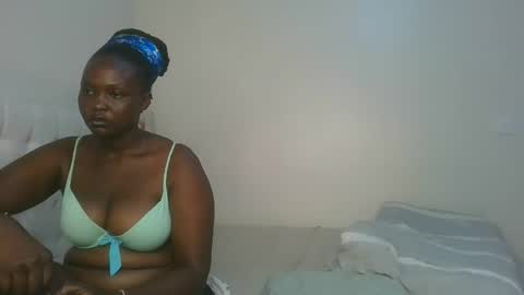 Snapshot of fine_melanie chatting on December 2025 12:27:01 AM melanie online show from December 2025 12:27:01 AM