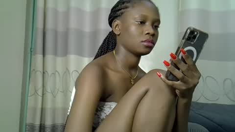 Snapshot of fine_queen12 chatting on March 2025 01:06:02 PM fine_queen12 online show from March 2025 01:06:02 PM