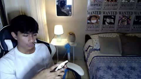 fineboii_rey18 online show from April 2026 05:30:01 PM