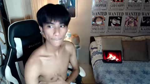 fineboii_rey18 online show from May 2026 03:09:02 PM
