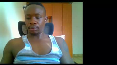 Snapshot of fineebony chatting on May 2026 05:14:01 AM HOT AND SWEET online show from May 2026 05:14:01 AM
