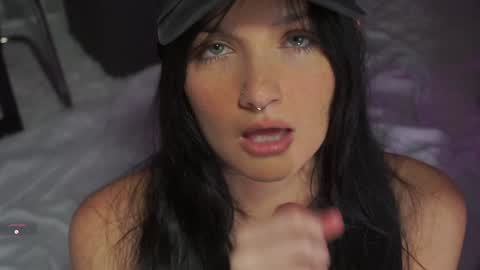 finleyfae online show from September 2025 05:05:02 PM