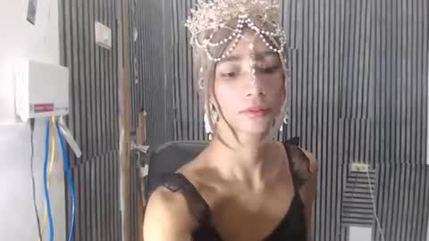 fiona908995 online show from August 2026 11:01:01 AM