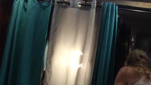 Snapshot of fionajamez chatting on June 2026 08:41:02 AM J online show from June 2026 08:41:02 AM