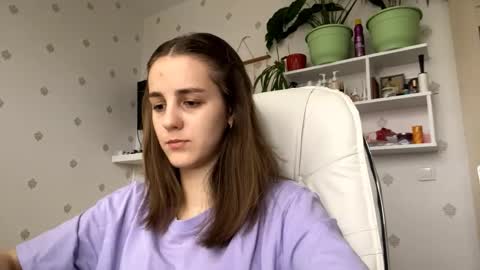 Keite wanna play  Meow online show from December 2025 08:08:02 AM