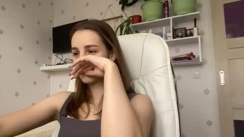 Keite wanna play  Meow online show from December 2025 10:44:02 AM