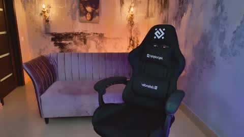 fiora online show from February 2025 11:30:01 AM