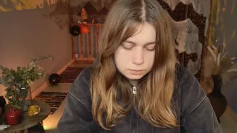 fiora online show from October 2025 01:37:01 PM