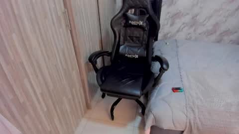 fiorella_crocetti online show from April 2026 06:05:02 AM