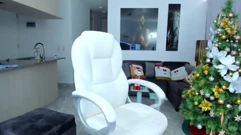Snapshot of fiorellasantamaria chatting on January 2025 09:46:02 PM fiore online show from January 2025 09:46:02 PM