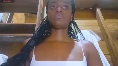 Pau online show from October 2025 07:34:02 PM