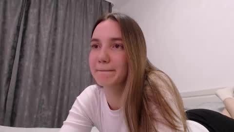 Snapshot of fireflies_fly_ chatting on November 2025 09:03:02 PM fireflies_fly_ online show from November 2025 09:03:02 PM