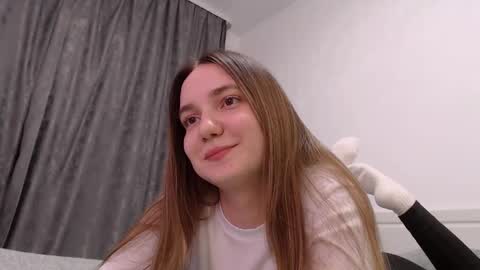 Snapshot of fireflies_fly_ chatting on November 2025 09:28:01 PM fireflies_fly_ online show from November 2025 09:28:01 PM