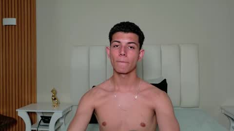 Nicolas online show from March 2026 08:59:01 PM