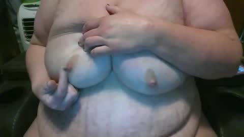 Snapshot of fishinggirl0493 chatting on February 2025 04:40:02 AM Sexysquirter93 online show from February 2025 04:40:02 AM