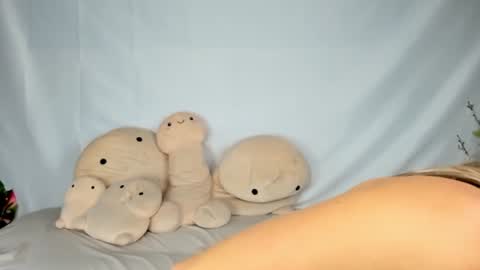 Megan NEW twitter fit amer girl online show from October 2025 07:54:01 PM