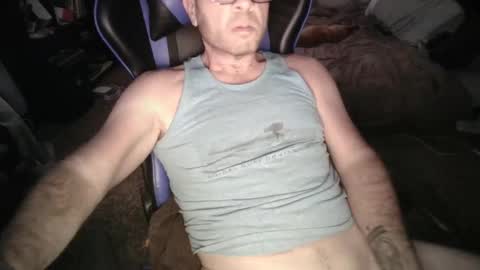 Snapshot of fit_beast chatting on December 2025 09:40:01 AM fit_beast online show from December 2025 09:40:01 AM