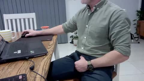 Snapshot of fit_worker chatting on June 2026 09:14:01 AM fit_worker online show from June 2026 09:14:01 AM