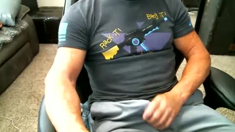 Snapshot of fitguy40 chatting on October 2025 04:36:02 PM fitguy40 online show from October 2025 04:36:02 PM