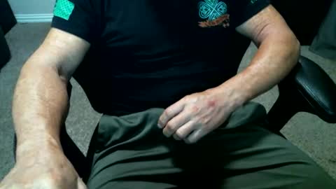 fitguy40 online show from April 2026 03:37:02 AM