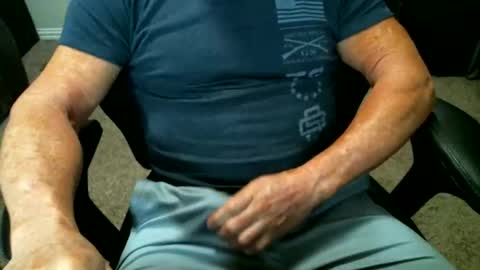 fitguy40 online show from May 2026 03:45:02 AM
