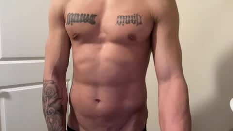 Snapshot of fithornyandtatted chatting on January 2025 11:21:02 AM fithornyandtatted online show from January 2025 11:21:02 AM