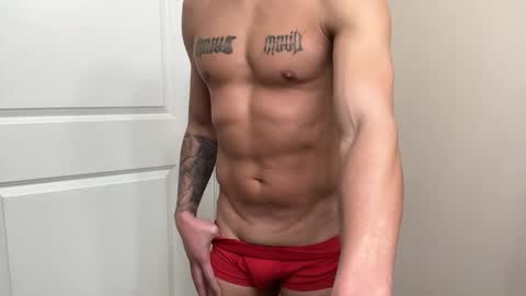 Snapshot of fithornyandtatted chatting on December 2025 08:37:02 PM fithornyandtatted online show from December 2025 08:37:02 PM
