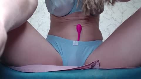 xFitnessGirl online show from September 2025 02:00:02 AM