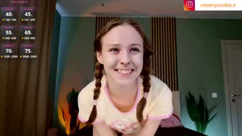 im Linda please give me thumbs up online show from June 2026 09:50:01 AM