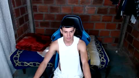 Snapshot of flacolatind chatting on February 2025 04:33:01 PM FLACO online show from February 2025 04:33:01 PM