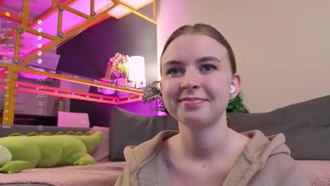 Snapshot of flexi_pixie chatting on October 2025 08:15:01 AM Leia online show from October 2025 08:15:01 AM