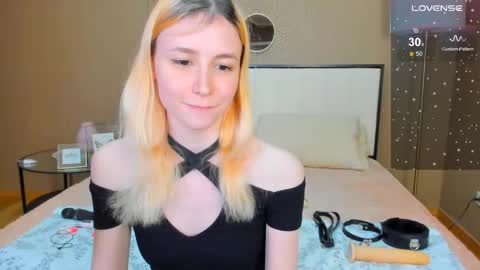 Snapshot of fleximona chatting on October 2025 09:40:01 AM FlexiMona online show from October 2025 09:40:01 AM