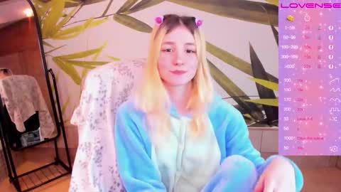 Snapshot of fleximona chatting on November 2025 09:30:01 AM FlexiMona online show from November 2025 09:30:01 AM