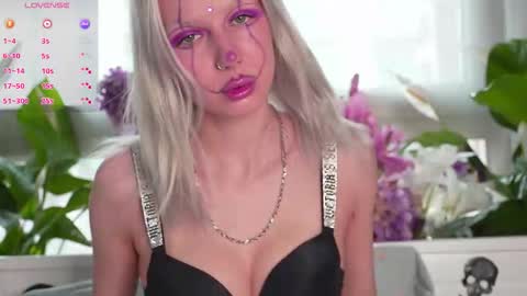 Snapshot of flexylover_ chatting on October 2025 09:48:01 AM Im nude naked fuck lovense online show from October 2025 09:48:01 AM