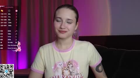 Doloras online show from October 2025 07:11:02 PM