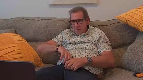 Flickrbrite online show from September 2025 07:17:01 PM