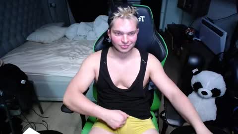 Snapshot of flirty_sugar chatting on November 2025 10:10:01 PM Flirty sugar online show from November 2025 10:10:01 PM