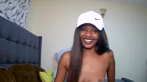 Snapshot of flirtyy_sheery chatting on December 2024 03:53:02 PM sheery online show from December 2024 03:53:02 PM