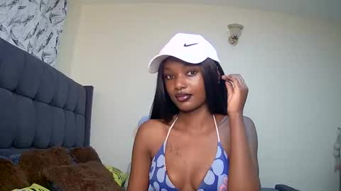Snapshot of flirtyy_sheery chatting on December 2024 05:25:01 AM sheery online show from December 2024 05:25:01 AM