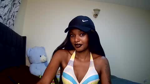 Snapshot of flirtyy_sheery chatting on January 2025 12:38:02 AM sheery online show from January 2025 12:38:02 AM