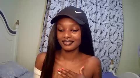 Snapshot of flirtyy_sheery chatting on March 2025 12:17:01 PM sheery online show from March 2025 12:17:01 PM