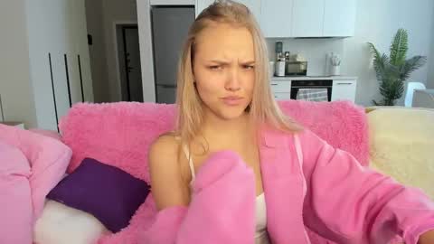 Mona online show from November 2025 05:33:01 AM