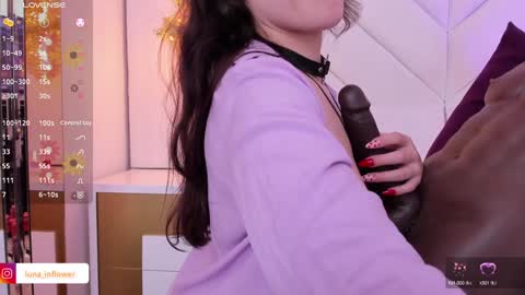 Snapshot of flor_deluna chatting on January 2025 10:02:01 PM Luna online show from January 2025 10:02:01 PM