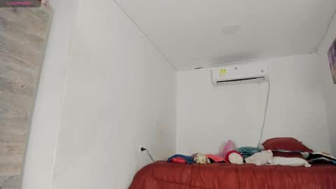 Snapshot of flor_herrera1 chatting on October 2025 06:31:01 AM online show from October 2025 06:31:01 AM