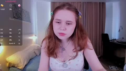 Snapshot of flora_fiore chatting on June 2026 06:12:01 AM Hayley I WILL COME BACK ON MAY 27TH 6pm UTC online show from June 2026 06:12:01 AM