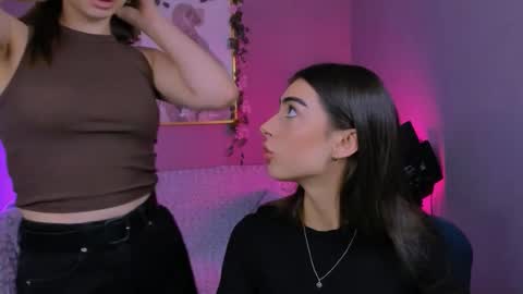 Snapshot of flora_ri chatting on October 2025 09:29:02 AM just ask me online show from October 2025 09:29:02 AM