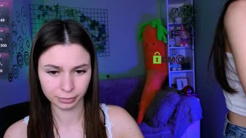 Snapshot of flora_ri chatting on November 2025 10:25:02 AM just ask me online show from November 2025 10:25:02 AM