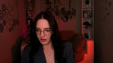 florence_barker online show from May 2026 12:56:02 PM