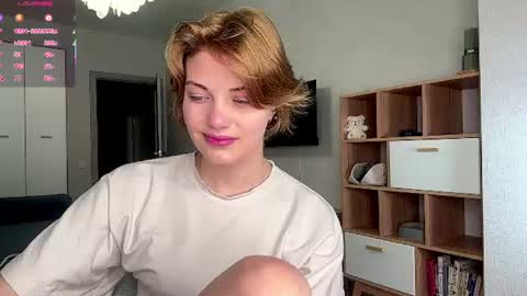 Snapshot of florenceheatly chatting on July 2026 03:17:01 PM Flora online show from July 2026 03:17:01 PM