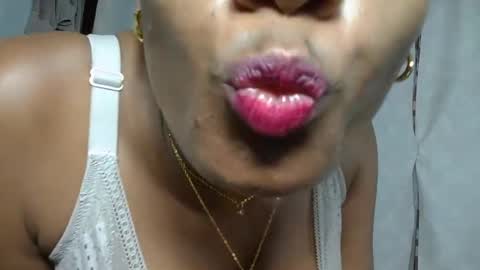 Snapshot of florencia011 chatting on January 2025 02:55:01 AM florencia011 online show from January 2025 02:55:01 AM